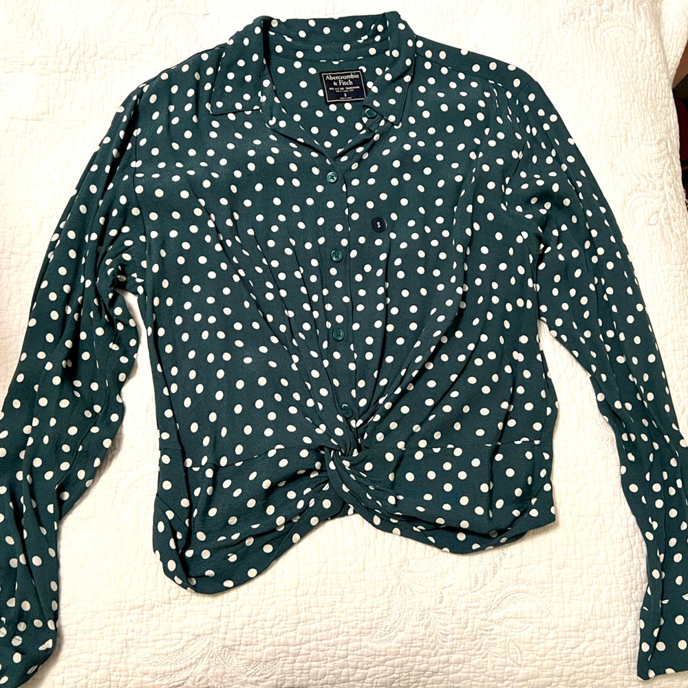 Abercrombie & Fitch button down crop shirt/ Small